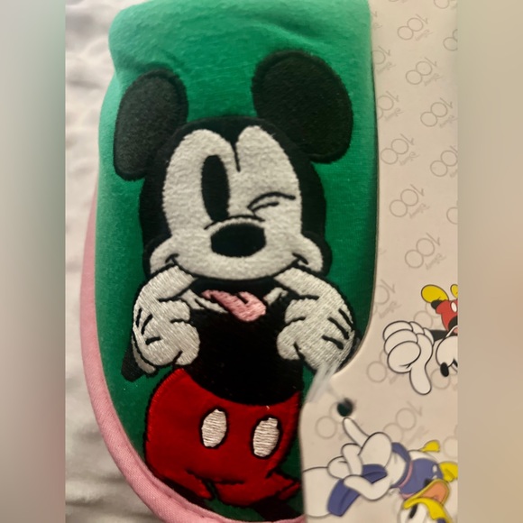 NWT- Mickey Mouse Women’s Slippers. Pink & Green Size 7/8 - Picture 2 of 7